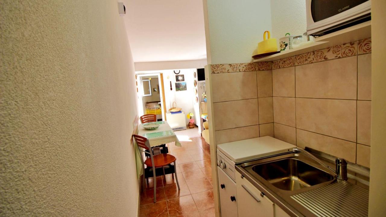 Seaside Apartment Omiš Exterior foto